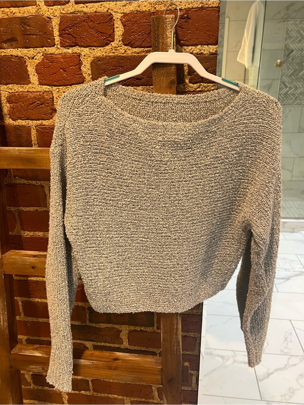 Cropped Sweater - Picture 2 of 3